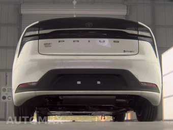 2026 Toyota Prius Plug-In Hybrid SE - miniatura 7