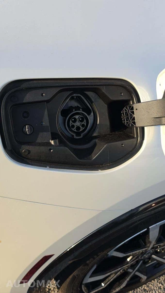 2026 Toyota Prius Plug-In Hybrid XSE - miniatura 21