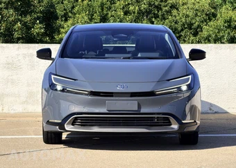 2026 Toyota Prius XLE - miniatura 2