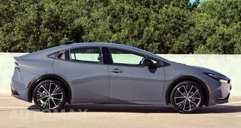 2026 Toyota Prius XLE - miniatura 8