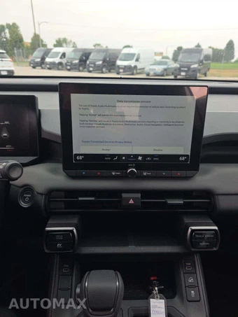 2026 Toyota RAV4 Hybrid LE - miniatura 7