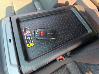 2026 Toyota RAV4 Hybrid LE - miniatura 8