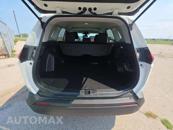 2026 Toyota RAV4 Hybrid LE - miniatura 11