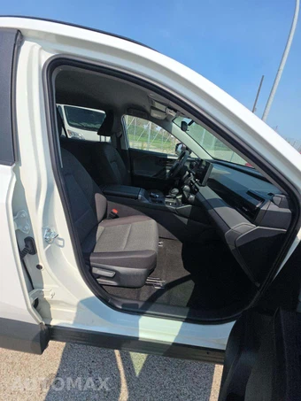 2026 Toyota RAV4 Hybrid LE - miniatura 15
