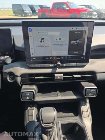 2026 Toyota RAV4 Hybrid LE - miniatura 7