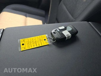 2026 Toyota RAV4 Hybrid LE - miniatura 8