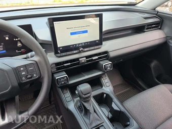 2026 Toyota RAV4 Hybrid LE - miniatura 10