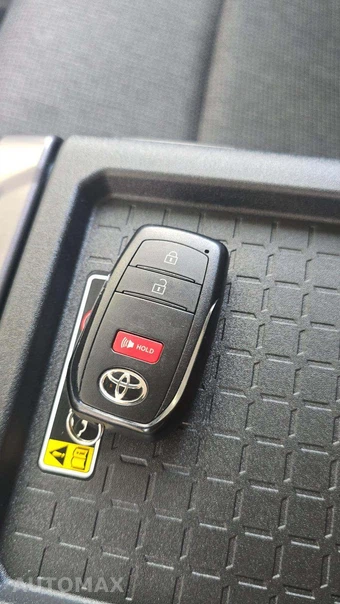 2026 Toyota RAV4 Hybrid LE - miniatura 19