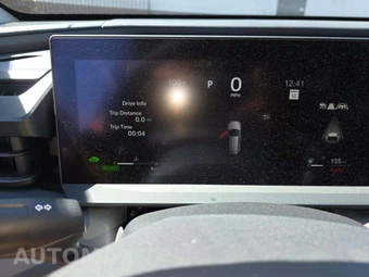 2026 Toyota RAV4 Hybrid LE - miniatura 9