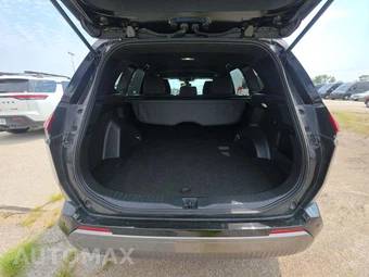 2026 Toyota RAV4 Hybrid SE - miniatura 11