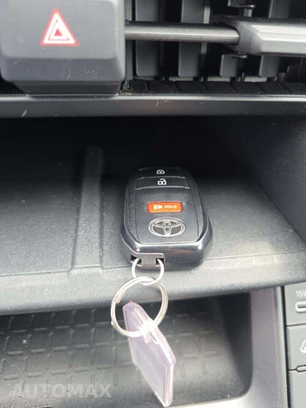 2026 Toyota RAV4 Hybrid SE - miniatura 5