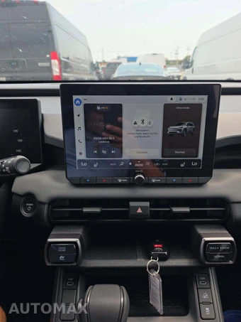 2026 Toyota RAV4 Hybrid SE - miniatura 7
