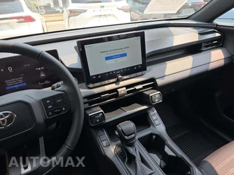 2026 Toyota RAV4 Hybrid SE - miniatura 10