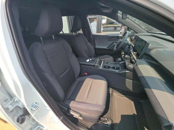 2026 Toyota RAV4 Hybrid SE - miniatura 18