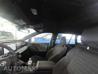 2026 Toyota RAV4 Hybrid SE - miniatura 18