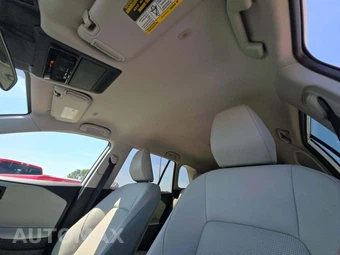 2026 Toyota RAV4 Hybrid XLE Premium - miniatura 8
