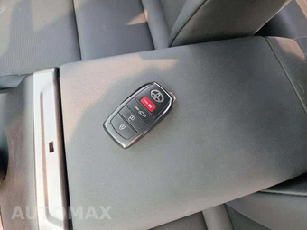 2026 Toyota RAV4 Hybrid XLE Premium - miniatura 8