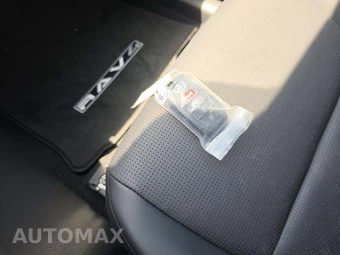 2026 Toyota RAV4 Hybrid XLE Premium - miniatura 5