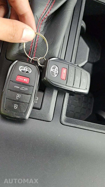 2026 Toyota RAV4 Plug-In Hybrid GR Sport - miniatura 21