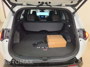 2026 Toyota RAV4 Plug-In Hybrid GR Sport - miniatura 14