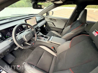 2026 Toyota RAV4 Plug-In Hybrid GR Sport - miniatura 14