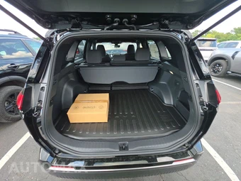 2026 Toyota RAV4 Plug-In Hybrid SE - miniatura 23