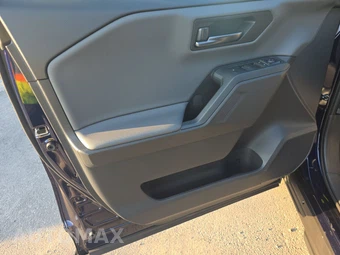 2026 Toyota RAV4 Plug-In Hybrid SE - miniatura 9