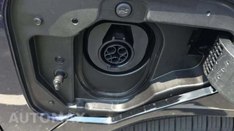 2026 Toyota RAV4 Plug-In Hybrid SE - miniatura 26