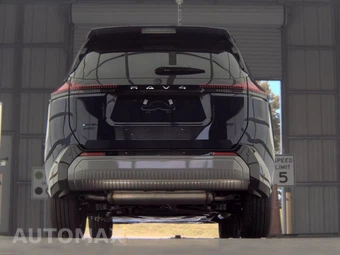 2026 Toyota RAV4 Plug-In Hybrid SE - miniatura 7