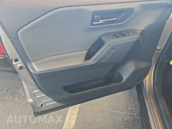 2026 Toyota RAV4 Plug-In Hybrid SE - miniatura 9