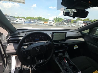 2026 Toyota RAV4 Plug-In Hybrid SE - miniatura 17