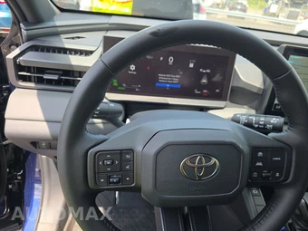 2026 Toyota RAV4 Plug-In Hybrid SE - miniatura 16