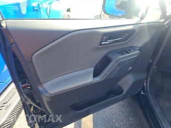 2026 Toyota RAV4 Plug-In Hybrid SE - miniatura 9