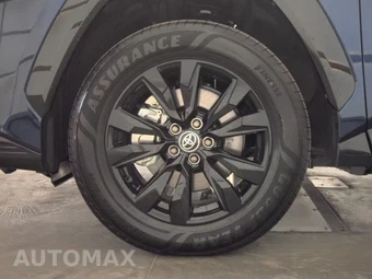 2026 Toyota RAV4 Plug-In Hybrid SE - miniatura 9