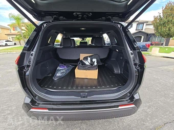 2026 Toyota RAV4 Plug-In Hybrid XSE - miniatura 11