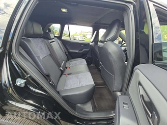 2026 Toyota RAV4 Plug-In Hybrid XSE - miniatura 13