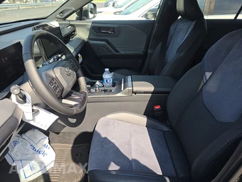 2026 Toyota RAV4 Plug-In Hybrid XSE - miniatura 13
