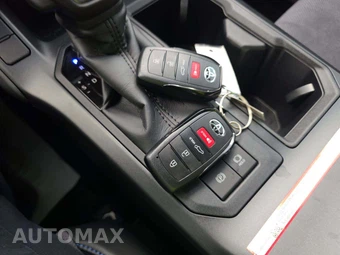 2026 Toyota RAV4 Plug-In Hybrid XSE - miniatura 8