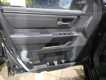 2026 Toyota Sequoia Platinum - miniatura 9