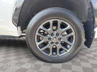 2026 Toyota Sequoia Platinum - miniatura 2