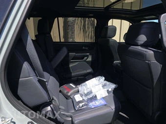 2026 Toyota Sequoia Platinum - miniatura 17