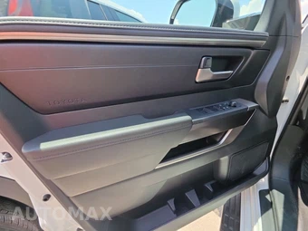 2026 Toyota Sequoia SR5 - miniatura 15