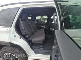2026 Toyota Sequoia SR5 - miniatura 14