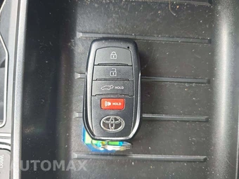 2026 Toyota Sequoia SR5 - miniatura 5