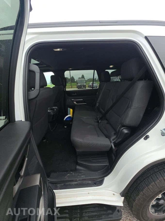 2026 Toyota Sequoia SR5 - miniatura 10