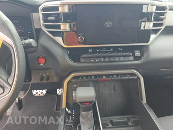 2026 Toyota Sequoia SR5 - miniatura 11