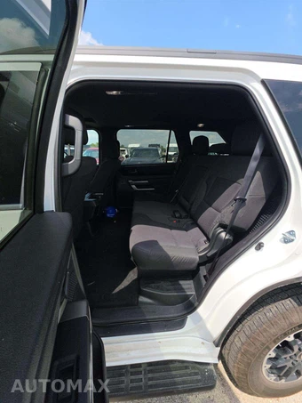 2026 Toyota Sequoia SR5 - miniatura 10