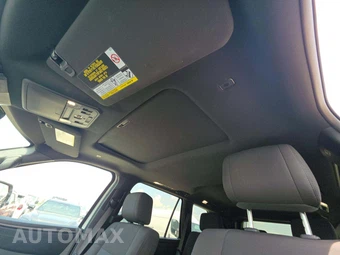 2026 Toyota Sequoia SR5 - miniatura 8