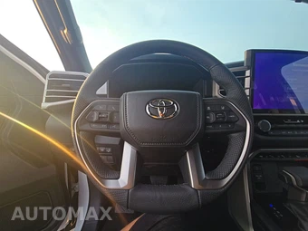 2026 Toyota Sequoia SR5 - miniatura 10