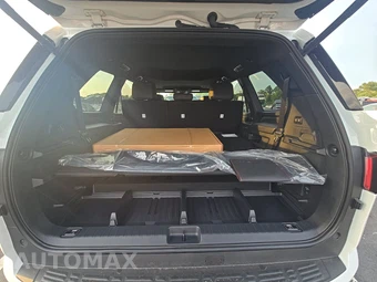 2026 Toyota Sequoia SR5 - miniatura 17